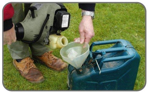 آموزش نحوه تعمیر و رفع اشکال علف زن یا علف تراش بنزینی 8